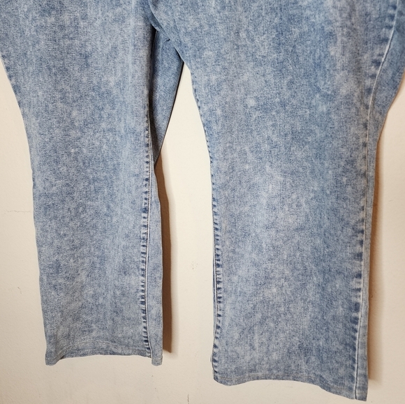 Lane Bryant Crop Jeans.  Women's plus size 34/36. 6X. Stretch denim - Picture 15 of 16